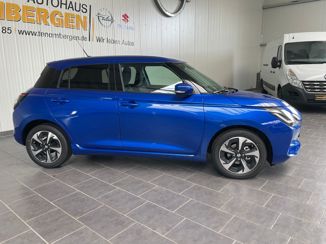 Suzuki Swift 1.2 DUALJET HYBRID Comfort+ - Avtomobil: slika 2 Suzuki Swift 1.2 DUALJET HYBRID Comfort+ - Avtomobil: slika 2
