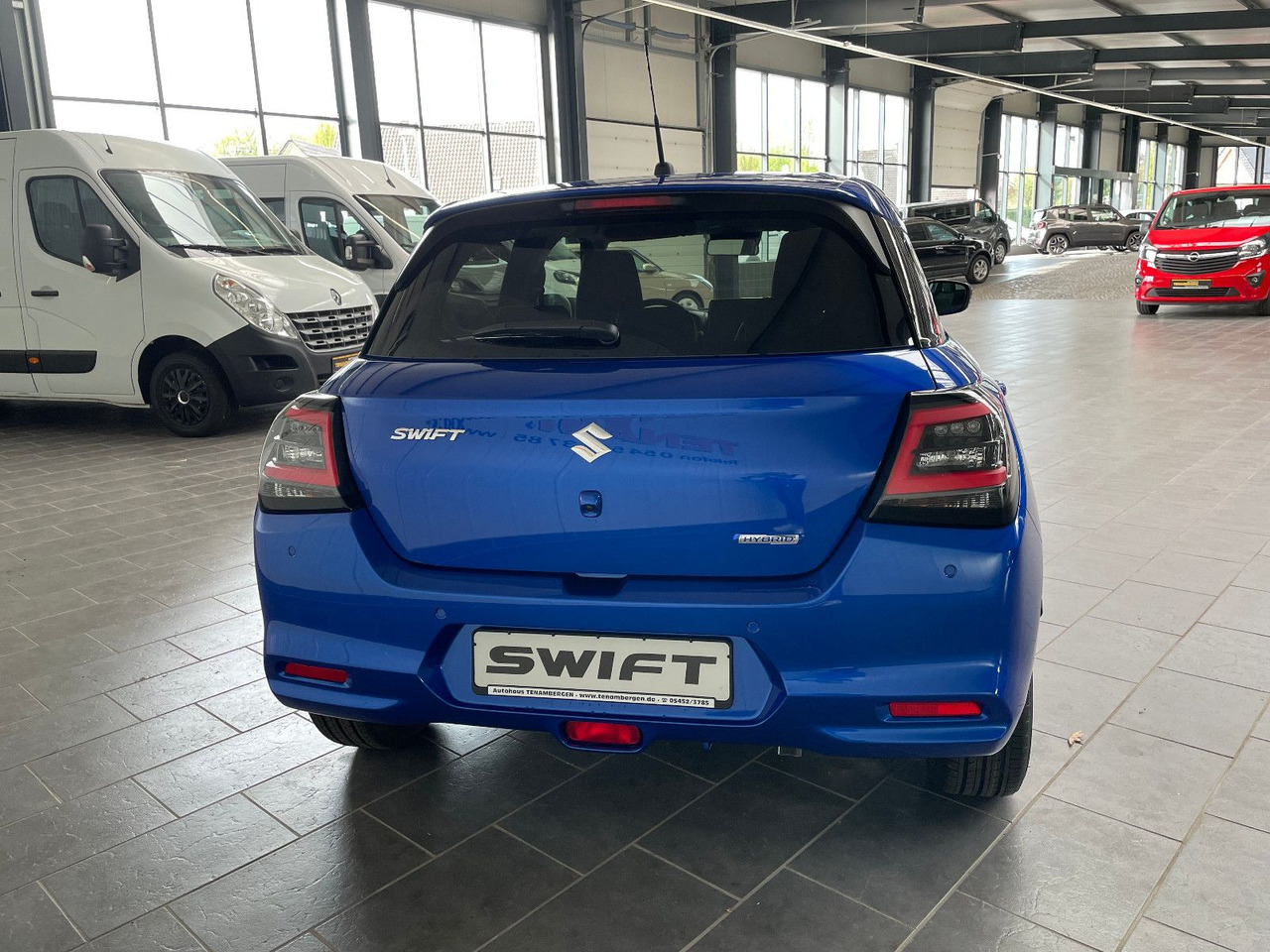 Suzuki Swift 1.2 DUALJET HYBRID Comfort+ - Avtomobil: slika 4 Suzuki Swift 1.2 DUALJET HYBRID Comfort+ - Avtomobil: slika 4