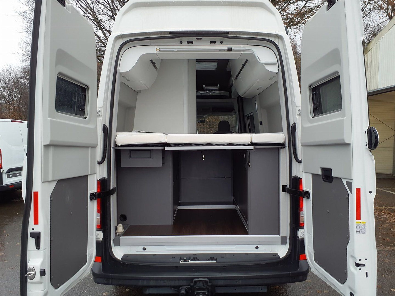 Volkswagen Crafter Grand California 600 Solar Kamer AHK ACC - Kombi avtodom: slika 4 Volkswagen Crafter Grand California 600 Solar Kamer AHK ACC - Kombi avtodom: slika 4