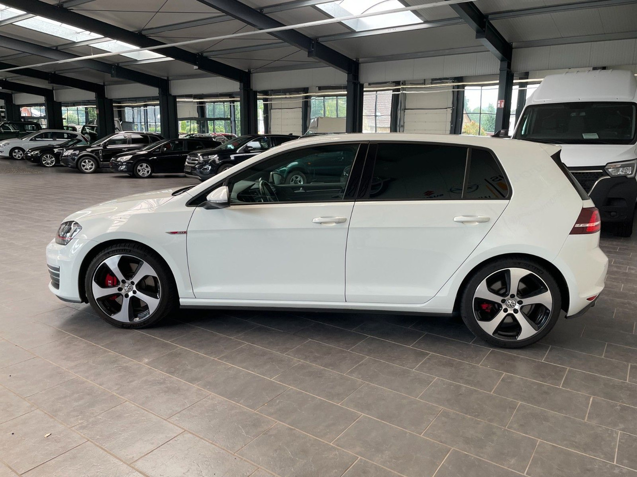 Volkswagen Golf VII GTI Performance BMT /Alu -Winterreifen - Limuzina: slika 5 Volkswagen Golf VII GTI Performance BMT /Alu -Winterreifen - Limuzina: slika 5