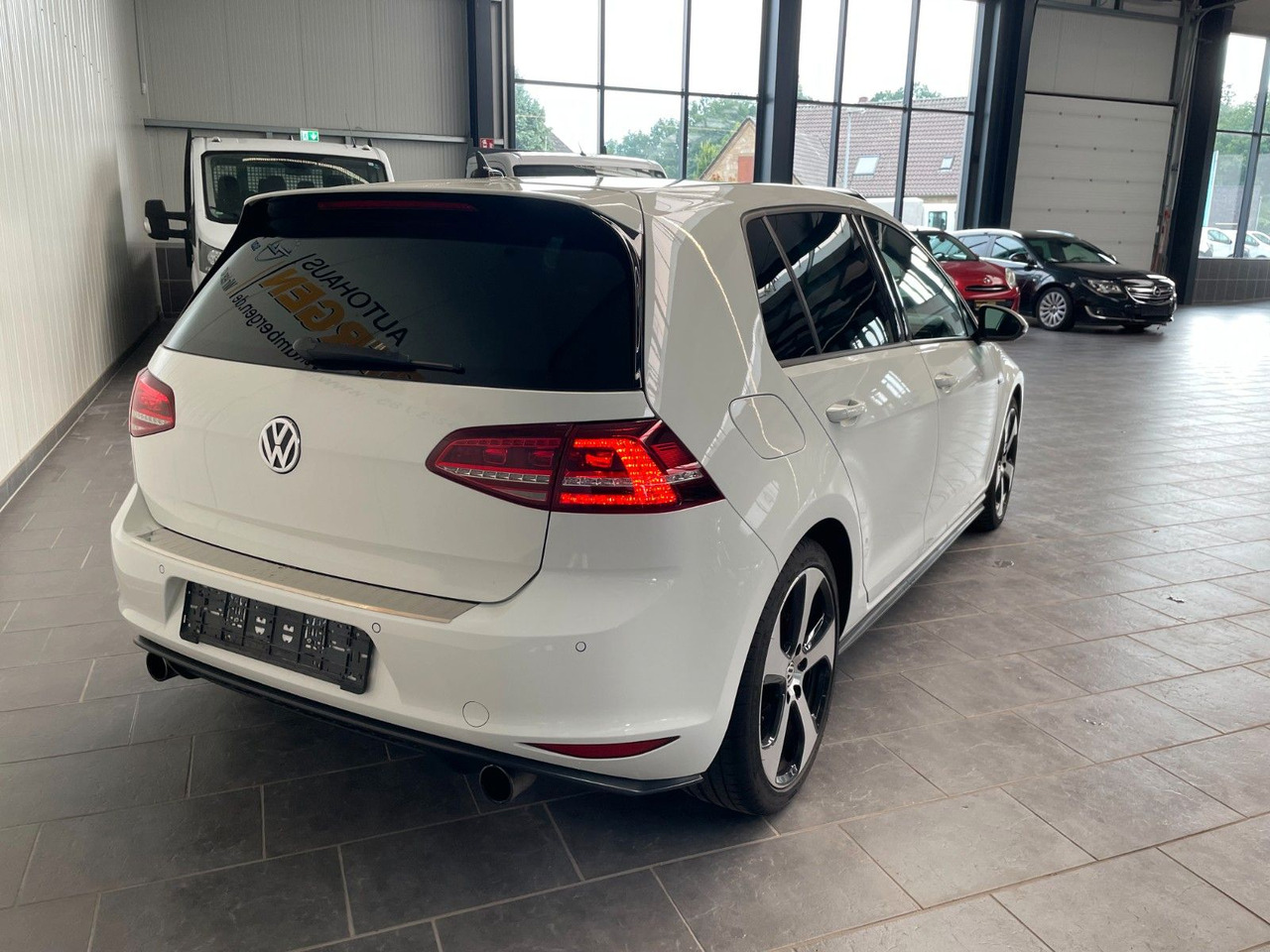 Volkswagen Golf VII GTI Performance BMT /Alu -Winterreifen - Limuzina: slika 3 Volkswagen Golf VII GTI Performance BMT /Alu -Winterreifen - Limuzina: slika 3