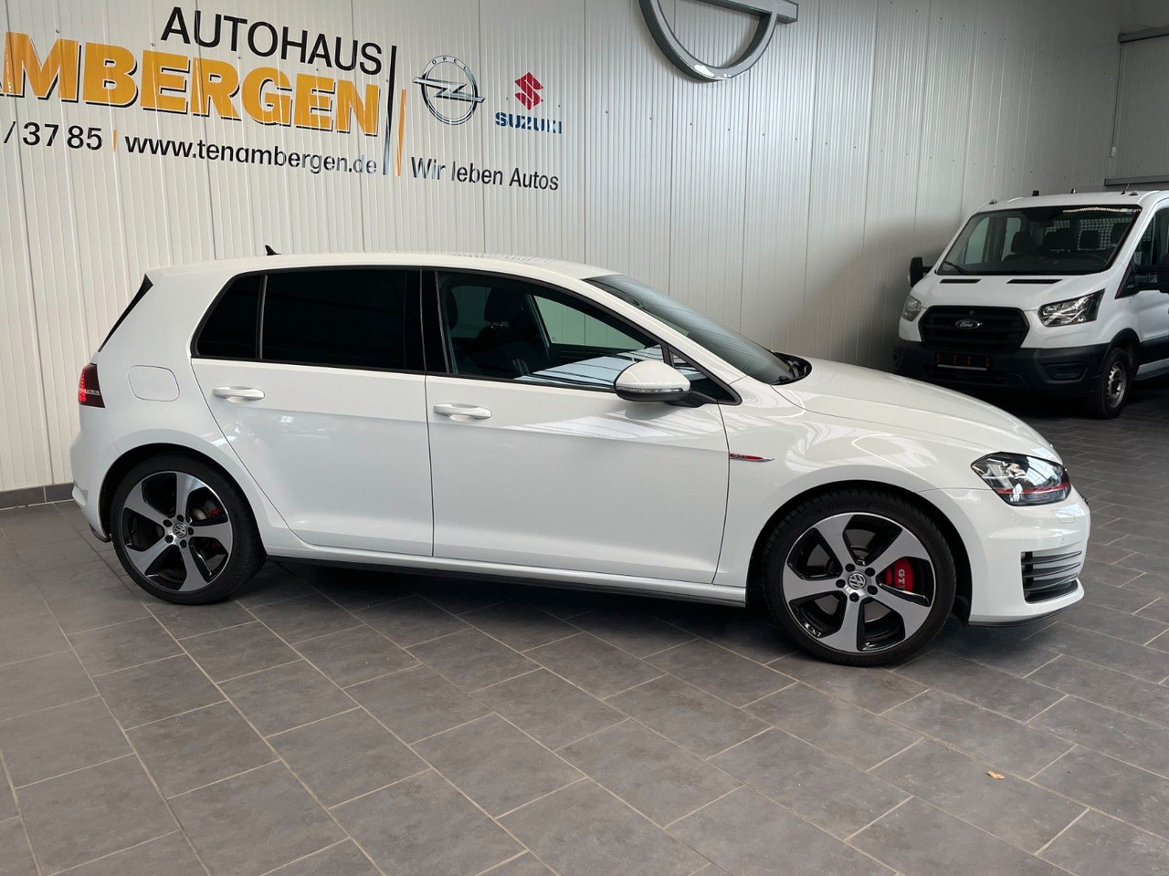 Volkswagen Golf VII GTI Performance BMT /Alu -Winterreifen - Limuzina: slika 2 Volkswagen Golf VII GTI Performance BMT /Alu -Winterreifen - Limuzina: slika 2