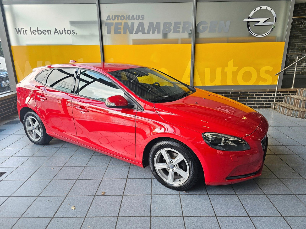 Volvo V40 You! Xenon Sitzheizung Freisprecheinrichtung - Limuzina: slika 1 Volvo V40 You! Xenon Sitzheizung Freisprecheinrichtung - Limuzina: slika 1