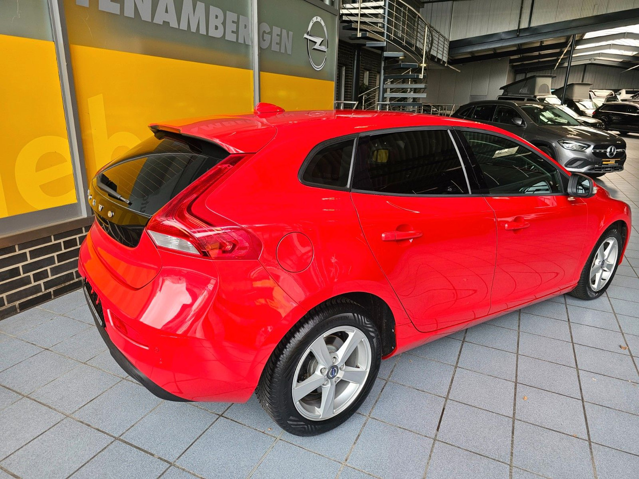 Volvo V40 You! Xenon Sitzheizung Freisprecheinrichtung - Limuzina: slika 3 Volvo V40 You! Xenon Sitzheizung Freisprecheinrichtung - Limuzina: slika 3