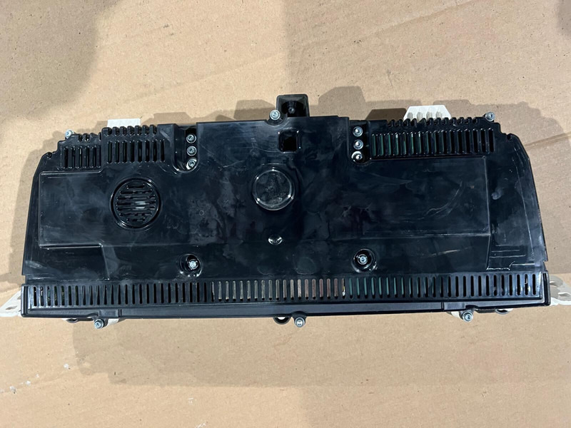 Continental FH4 - Armaturna plošča: slika 4 Continental FH4 - Armaturna plošča: slika 4