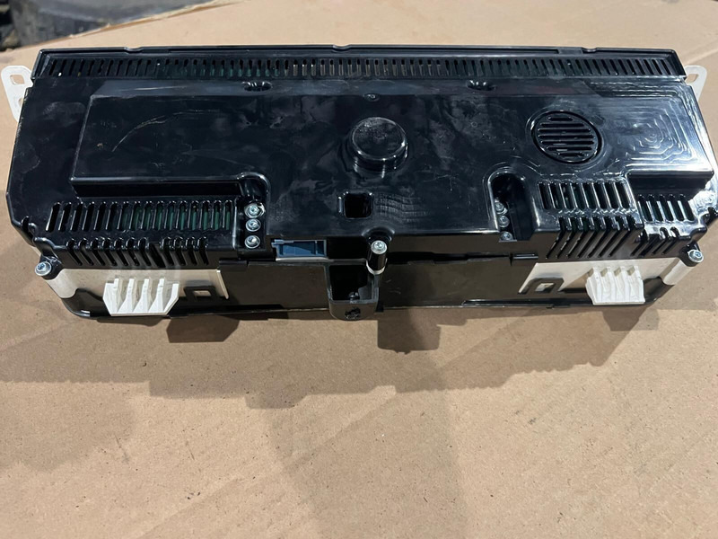 Continental FH4 - Armaturna plošča: slika 3 Continental FH4 - Armaturna plošča: slika 3