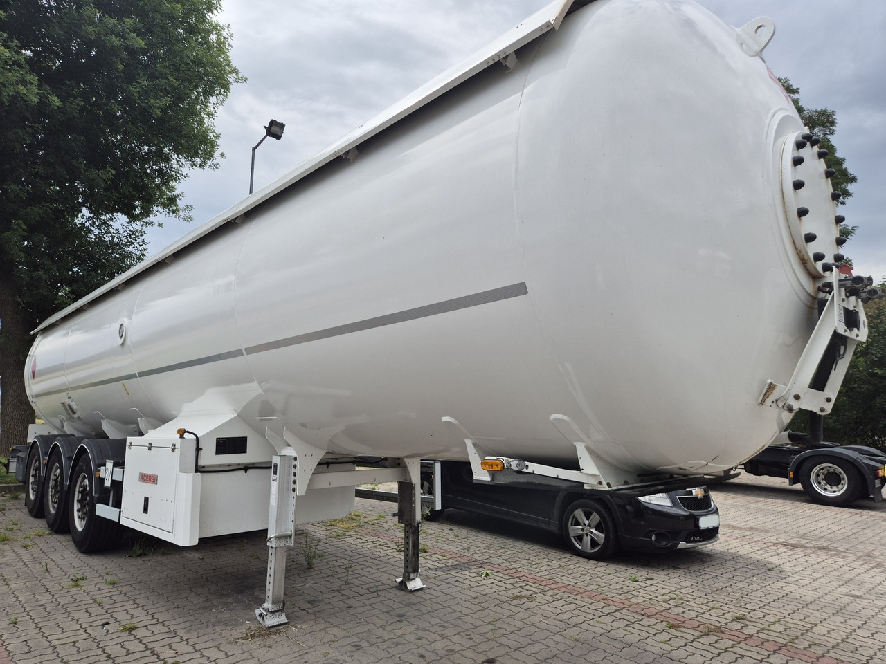 ACERBI lpg/ propane/ butane - Polprikolica cisterna: slika 1 ACERBI lpg/ propane/ butane - Polprikolica cisterna: slika 1