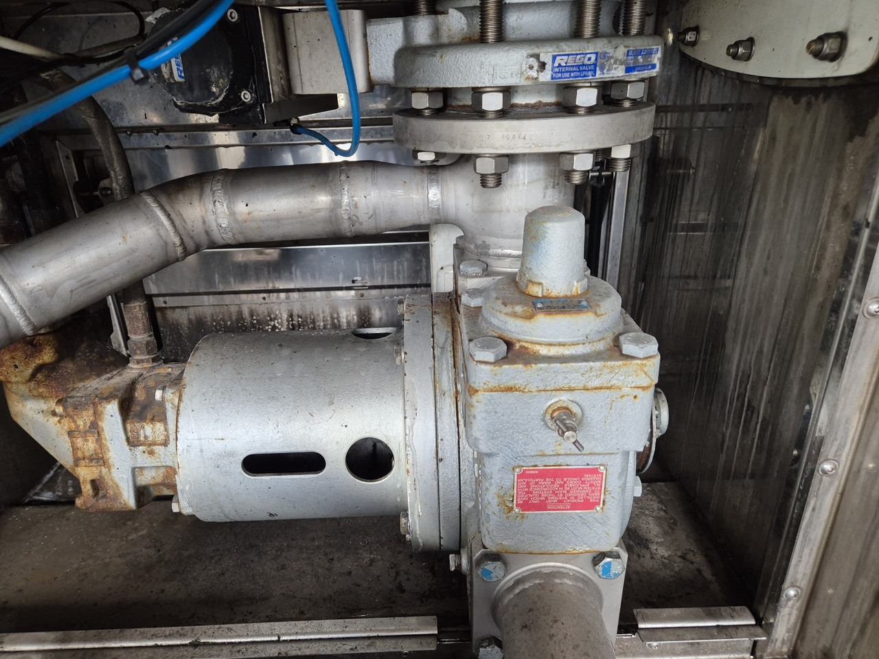 VPS CN50 LPG/ GPL/ PROPANE/ pump 4" - Polprikolica cisterna: slika 4 VPS CN50 LPG/ GPL/ PROPANE/ pump 4" - Polprikolica cisterna: slika 4