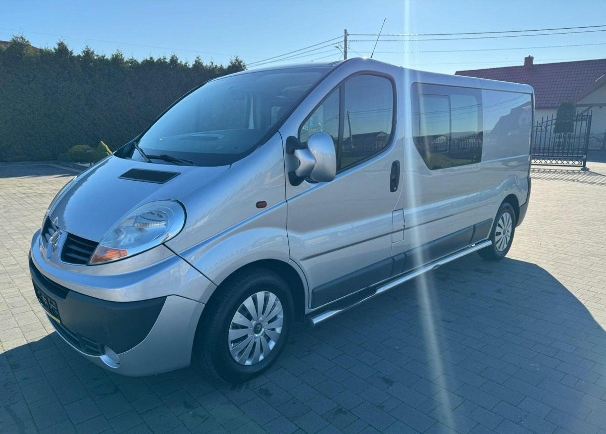 Renault Trafic 2.5 150ps 5- osobowy Doka Stan B. Dobry - Drugi stroj: slika 1 Renault Trafic 2.5 150ps 5- osobowy Doka Stan B. Dobry - Drugi stroj: slika 1