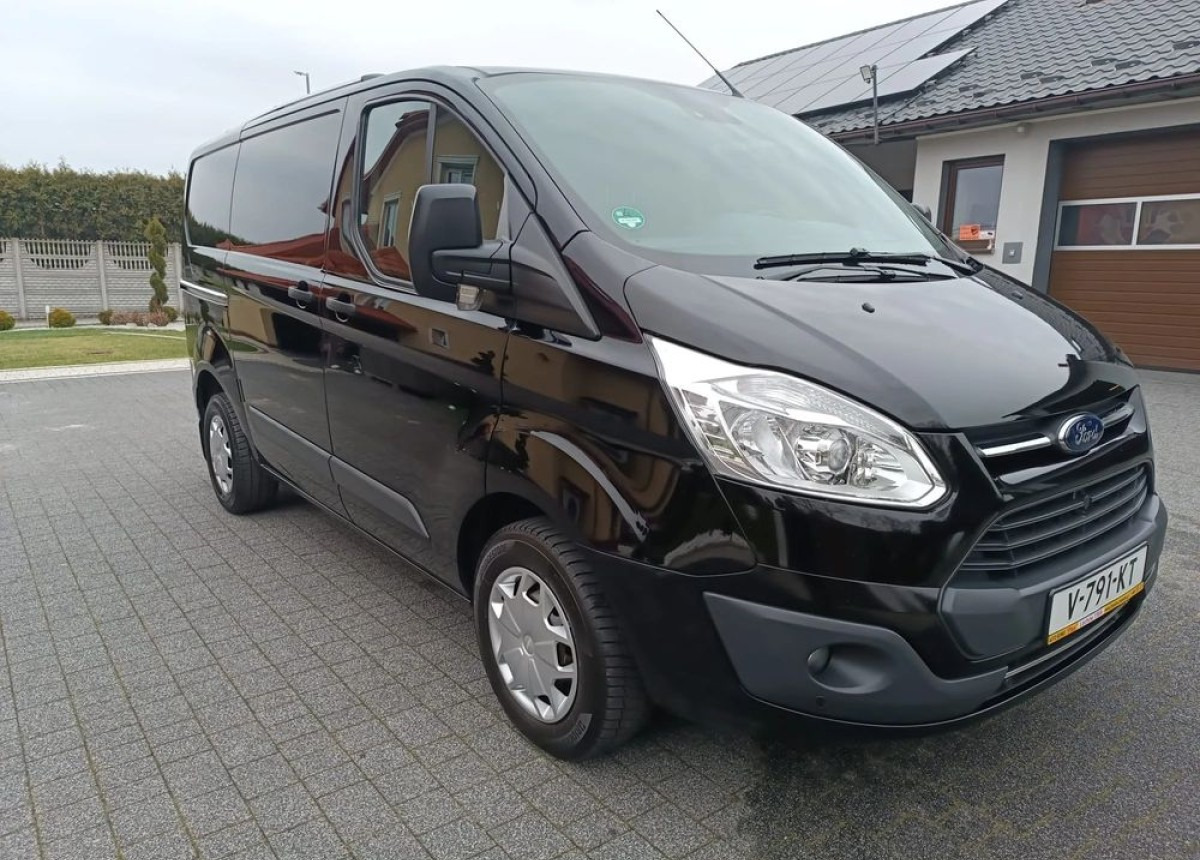 Ford Custon 2.0 130ps. z Niemiec Serwisowany w ASO Stan jak Nowy - Furgon: slika 4 Ford Custon 2.0 130ps. z Niemiec Serwisowany w ASO Stan jak Nowy - Furgon: slika 4