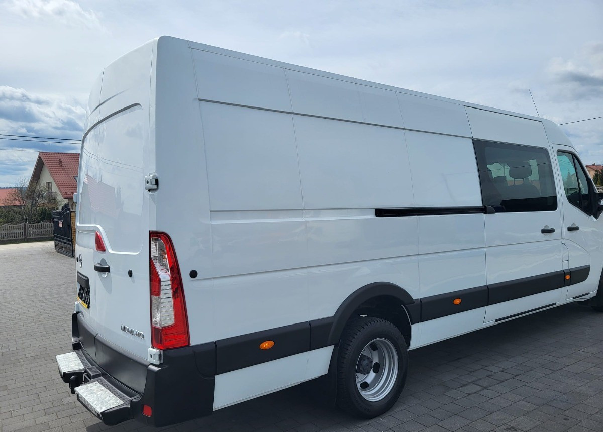Interior photo 1: Dostavno vozilo z dvojno kabino Opel Movano Max 9 osobowy