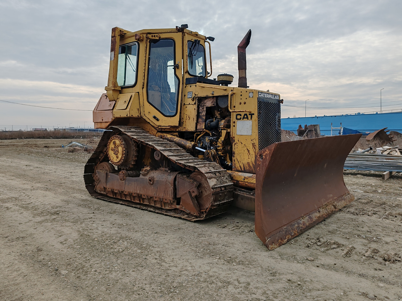 Caterpillar D4H - Buldožer: slika 3 Caterpillar D4H - Buldožer: slika 3