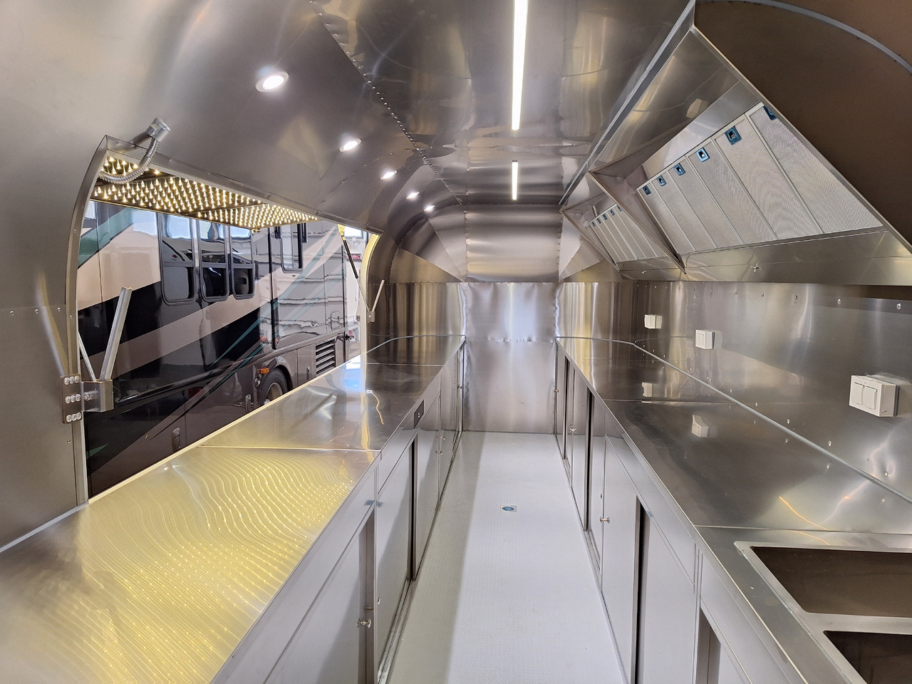 Deli Star Trailer American 4000 - EU standards - Prikolica s hrano: slika 4 Deli Star Trailer American 4000 - EU standards - Prikolica s hrano: slika 4