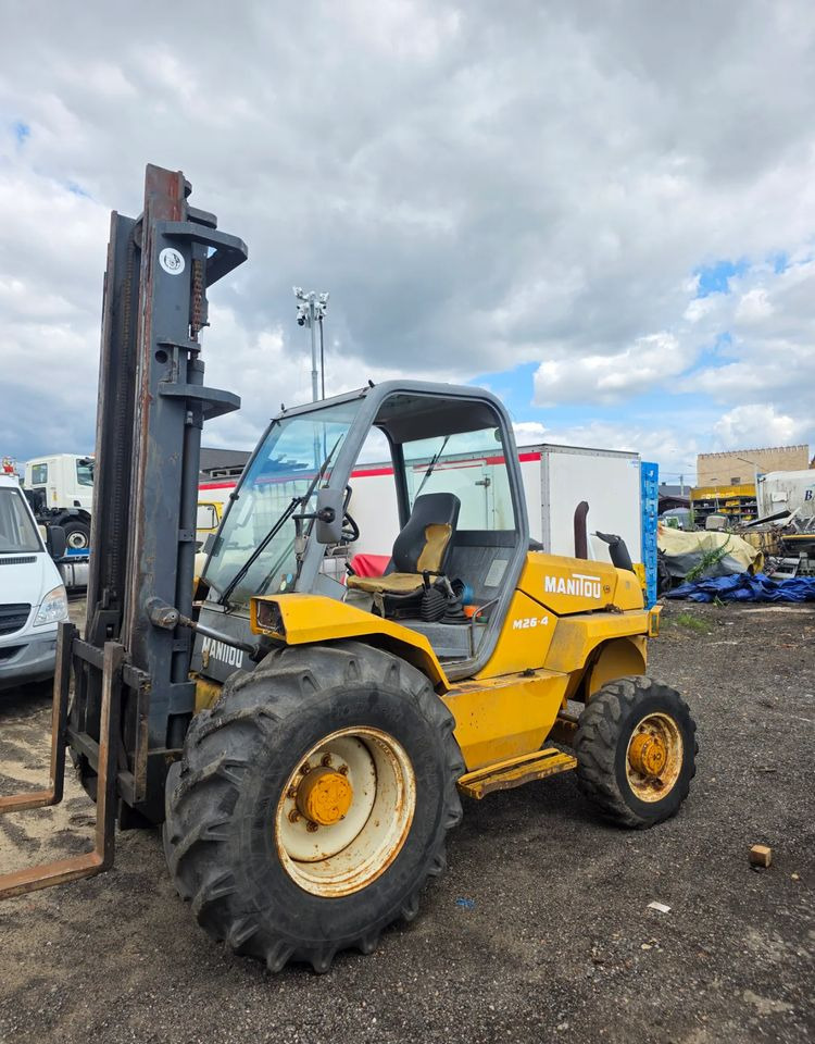 Manitou M26.4 Terenowy 4x4 5,5m - Terenski viličar: slika 3 Manitou M26.4 Terenowy 4x4 5,5m - Terenski viličar: slika 3