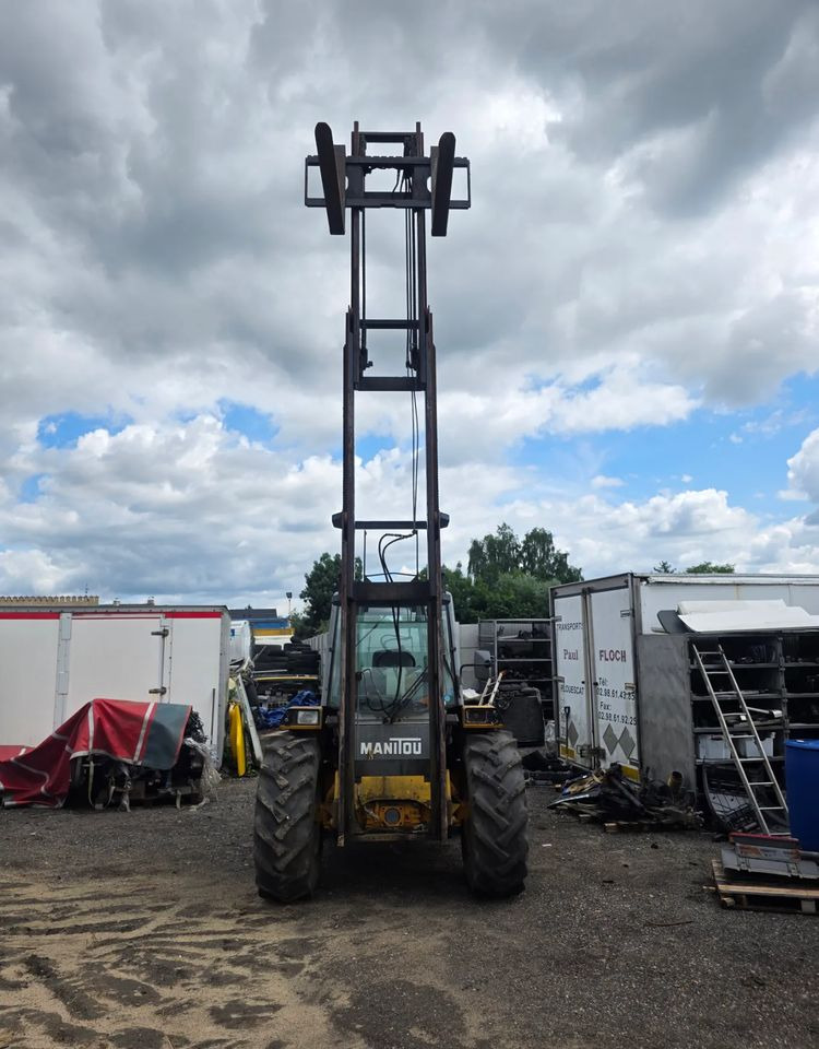 Manitou M26.4 Terenowy 4x4 5,5m - Terenski viličar: slika 1 Manitou M26.4 Terenowy 4x4 5,5m - Terenski viličar: slika 1