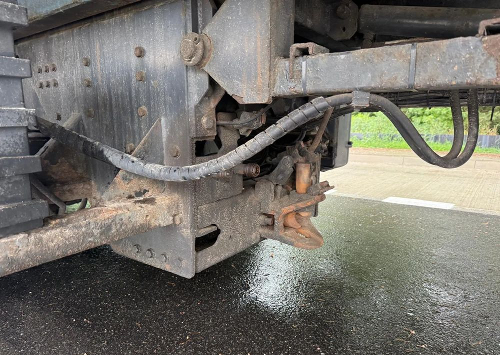 Scania R380 PD Autopomoc Specialny tacho na tarczki wciągarka - Vlečno vozilo: slika 4 Scania R380 PD Autopomoc Specialny tacho na tarczki wciągarka - Vlečno vozilo: slika 4