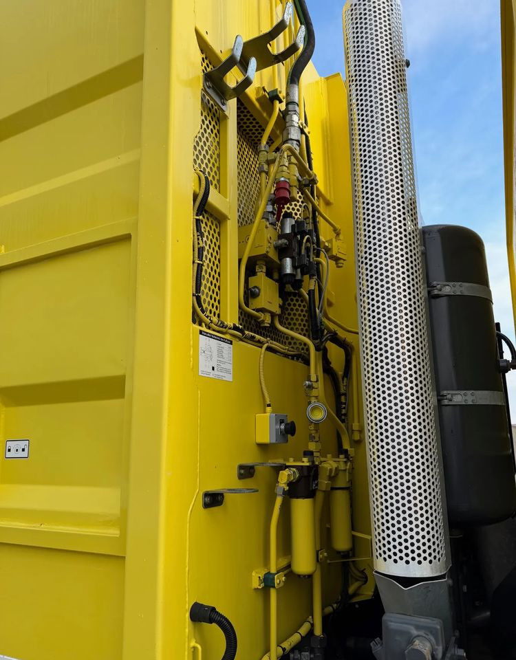 Mercedes-Benz ECONIC 2630, EURO6/ ŚMECIARKA/ ZOELLER/ DELTA - Smetarski tovornjak: slika 4 Mercedes-Benz ECONIC 2630, EURO6/ ŚMECIARKA/ ZOELLER/ DELTA - Smetarski tovornjak: slika 4