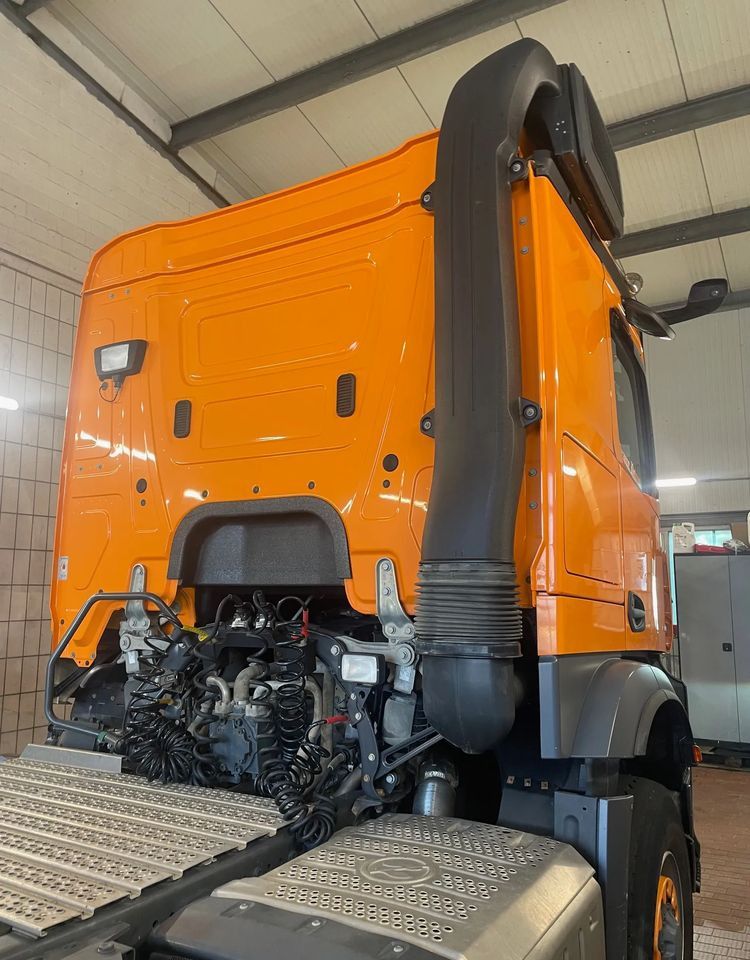 Mercedes-Benz AROCS 1851/ HAD/ 4x4/ HYDRODRIVE/ HYDRAULIKA - Vlačilec: slika 3 Mercedes-Benz AROCS 1851/ HAD/ 4x4/ HYDRODRIVE/ HYDRAULIKA - Vlačilec: slika 3
