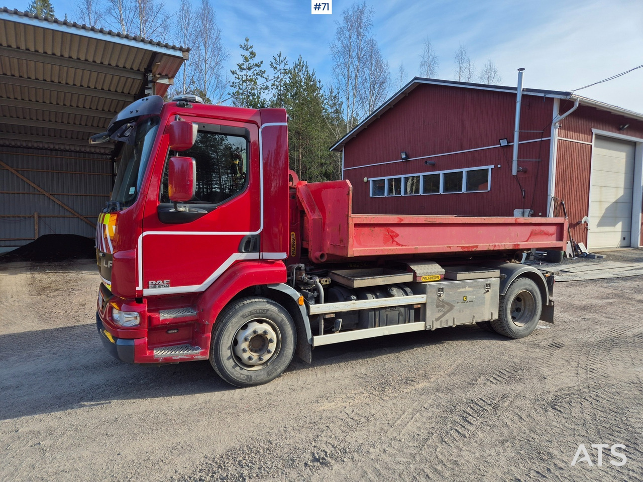 DAF LF55 Hook pallet - Kotalni prekucni tovornjak: slika 1 DAF LF55 Hook pallet - Kotalni prekucni tovornjak: slika 1