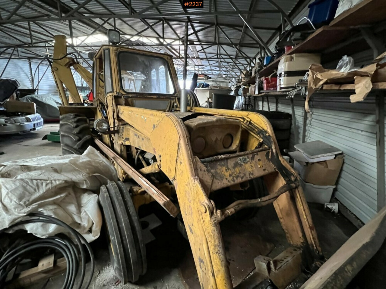 Backhoe loader- MASSEY-FERGUSON 203 - Bager nakladalec: slika 1 Backhoe loader- MASSEY-FERGUSON 203 - Bager nakladalec: slika 1