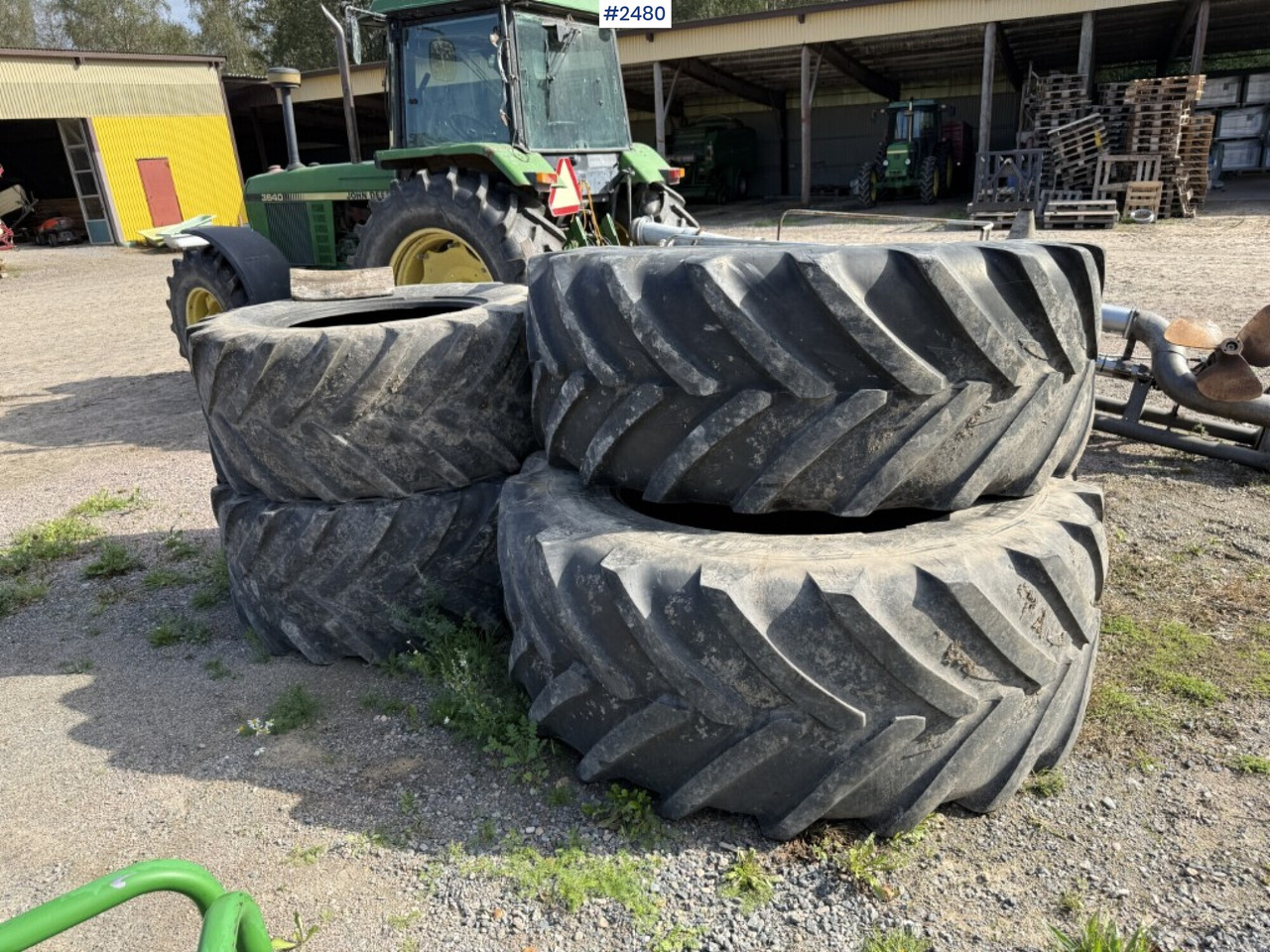 Däck till traktor Michelin fram och bak - Guma za Kmetijski stroj: slika 1 Däck till traktor Michelin fram och bak - Guma za Kmetijski stroj: slika 1