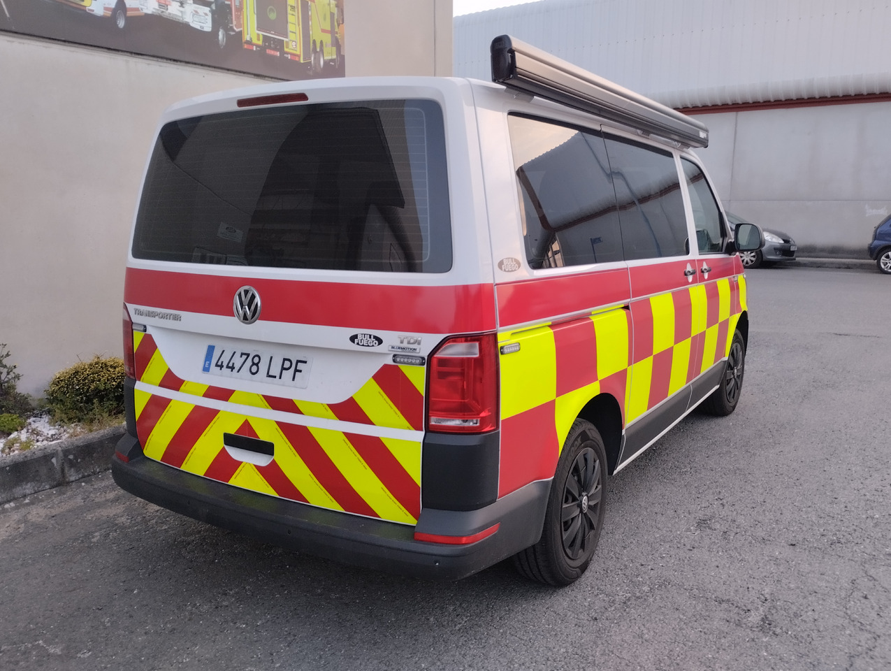 VOLKSWAGEN AG TRANSPORTER KOMBI - Gasilsko vozilo: slika 4 VOLKSWAGEN AG TRANSPORTER KOMBI - Gasilsko vozilo: slika 4
