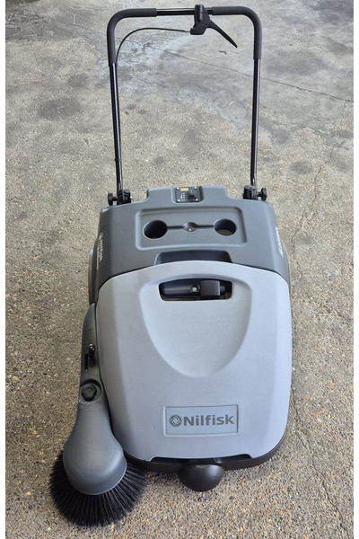 Nilfisk SW 750 - Vozilo za pometanje: slika 3 Nilfisk SW 750 - Vozilo za pometanje: slika 3