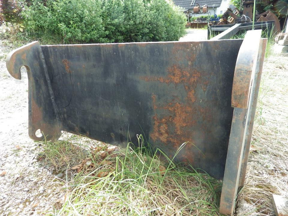 Silokamm Kornschieber Verlängerung an Volvo L30 / Cat 906 908 - Oprema za silos: slika 2 Silokamm Kornschieber Verlängerung an Volvo L30 / Cat 906 908 - Oprema za silos: slika 2