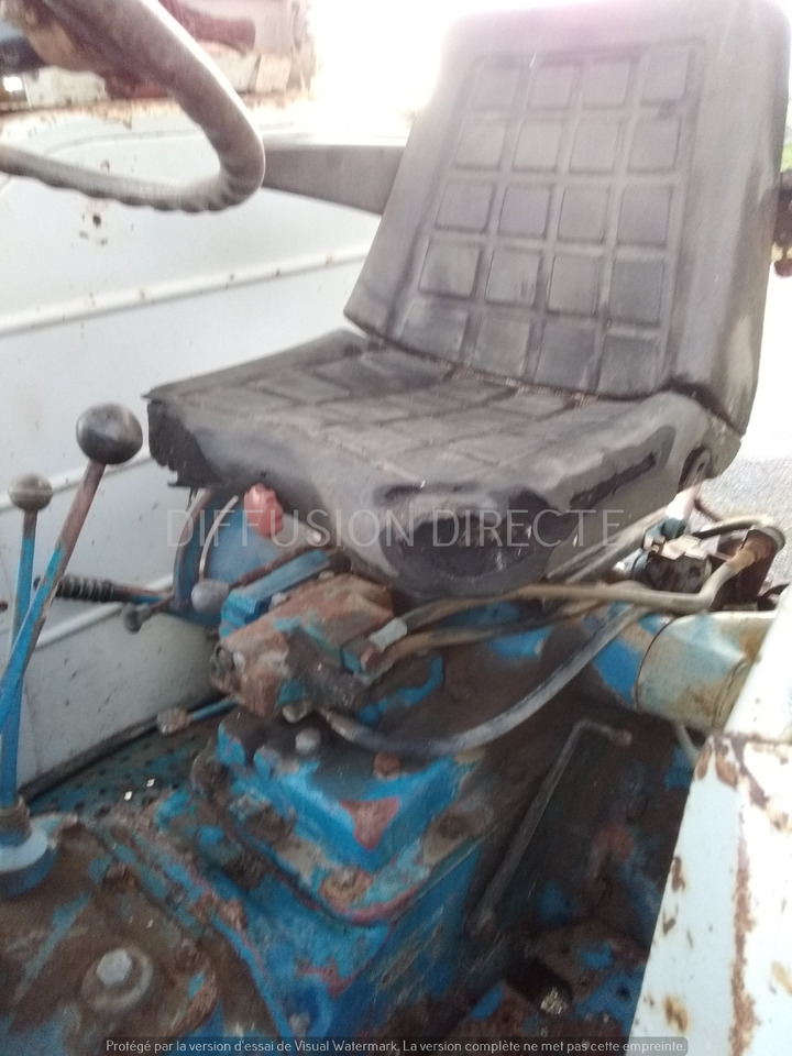 FORD TRACTEUR AGRICOLE 5000 SUPER MAJOR - Traktor: slika 5 FORD TRACTEUR AGRICOLE 5000 SUPER MAJOR - Traktor: slika 5