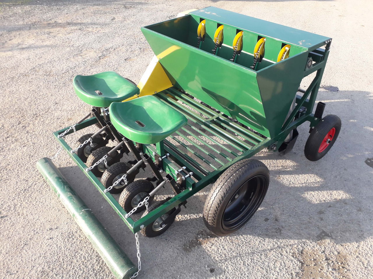 GARMACH Planteuse Ail-Oignon-Echalote AGP 5 R - Sadilec krompirja: slika 1 GARMACH Planteuse Ail-Oignon-Echalote AGP 5 R - Sadilec krompirja: slika 1