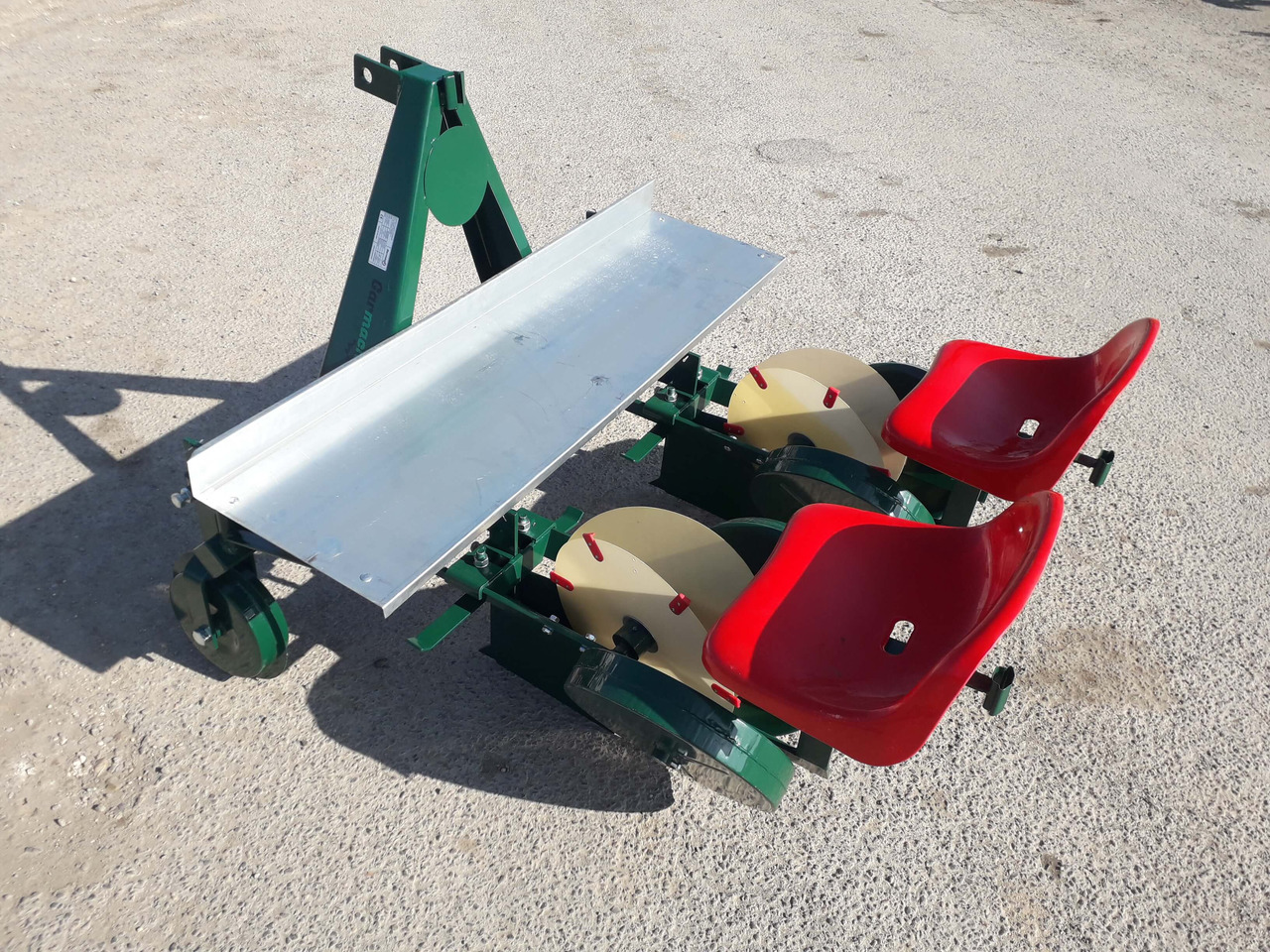 GARMACH Transplanteur à Mini-Mottes 2 rangs - Sadilec krompirja: slika 1 GARMACH Transplanteur à Mini-Mottes 2 rangs - Sadilec krompirja: slika 1