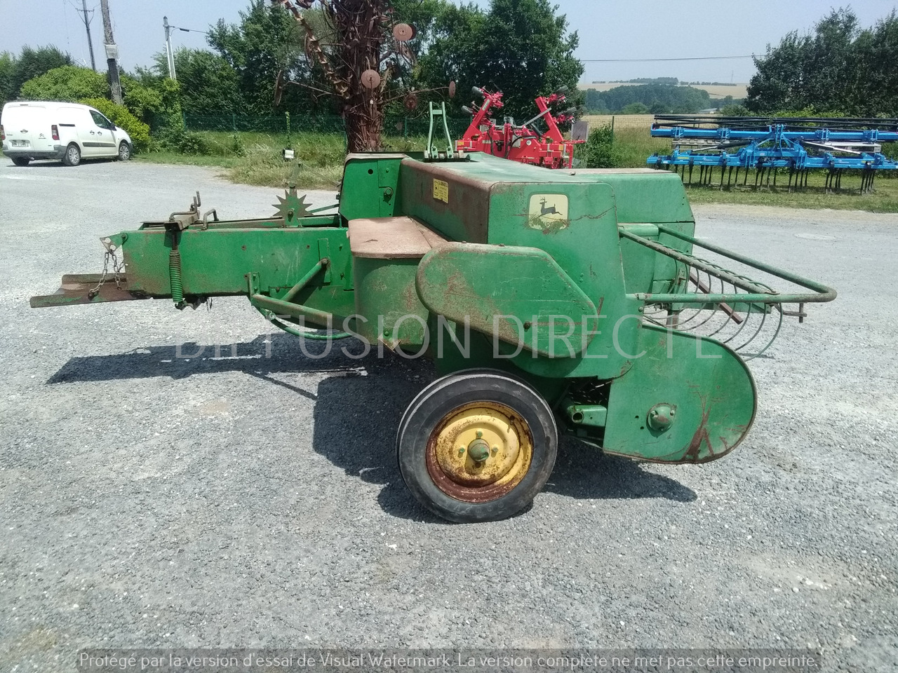 JOHN DEERE PRESSE MOYENNE DENSITE 332 - Balirka za okrogle bale: slika 4 JOHN DEERE PRESSE MOYENNE DENSITE 332 - Balirka za okrogle bale: slika 4