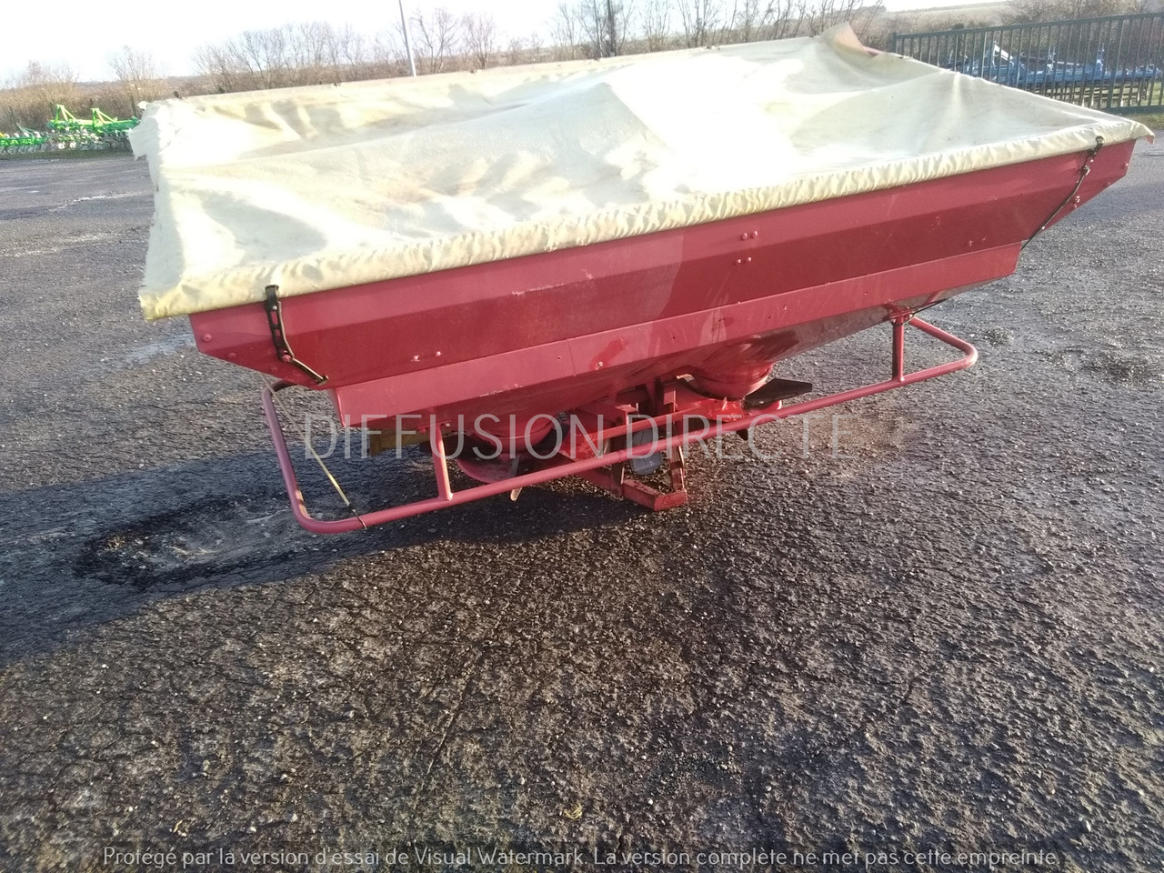 LELY DISTRIBUTEUR D'ENGRAIS CENTERMATIC PESEE - Trosilnik gnojila: slika 4 LELY DISTRIBUTEUR D'ENGRAIS CENTERMATIC PESEE - Trosilnik gnojila: slika 4