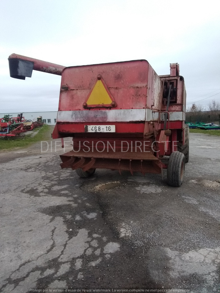 MASSEY FERGUSON MOISSONNEUSE BATTEUSE 620 - Kombajn harvester: slika 3 MASSEY FERGUSON MOISSONNEUSE BATTEUSE 620 - Kombajn harvester: slika 3