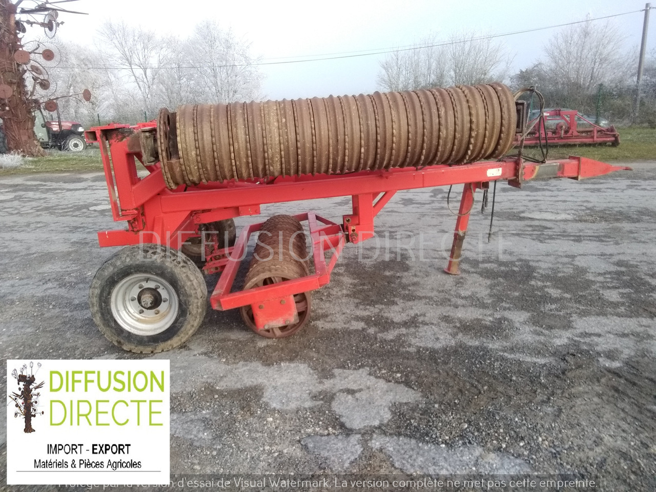 QUIVOGNE ROULEAU CAMBRIDGE R 630 - Kmetijski valjar: slika 1 QUIVOGNE ROULEAU CAMBRIDGE R 630 - Kmetijski valjar: slika 1