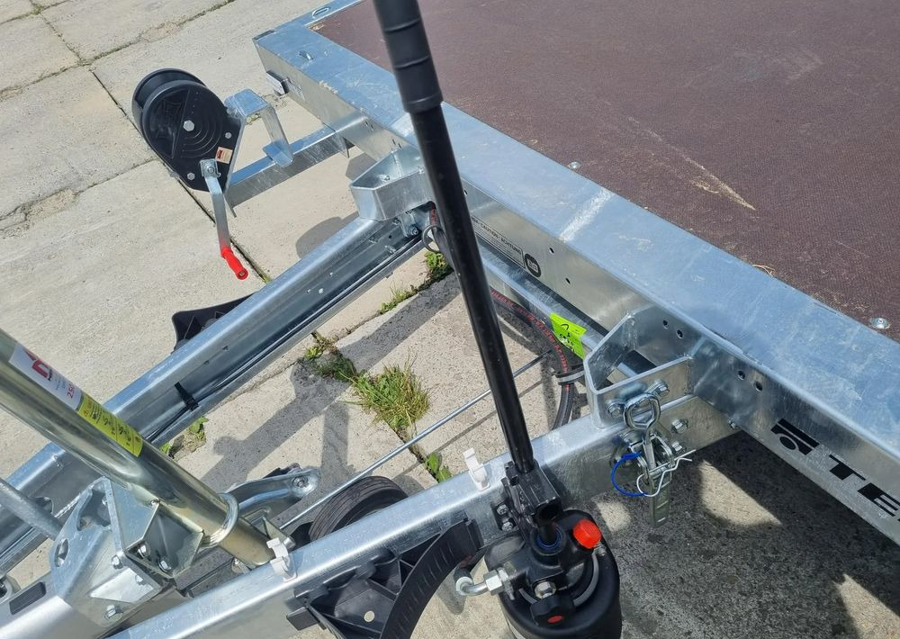 Nov Plato/ Tovorna prikolica TEMARED UNIVERSAL 5121/3 3.5T R10C SKLEJKA: slika 6 Nov Plato/ Tovorna prikolica TEMARED UNIVERSAL 5121/3 3.5T R10C SKLEJKA: slika 6