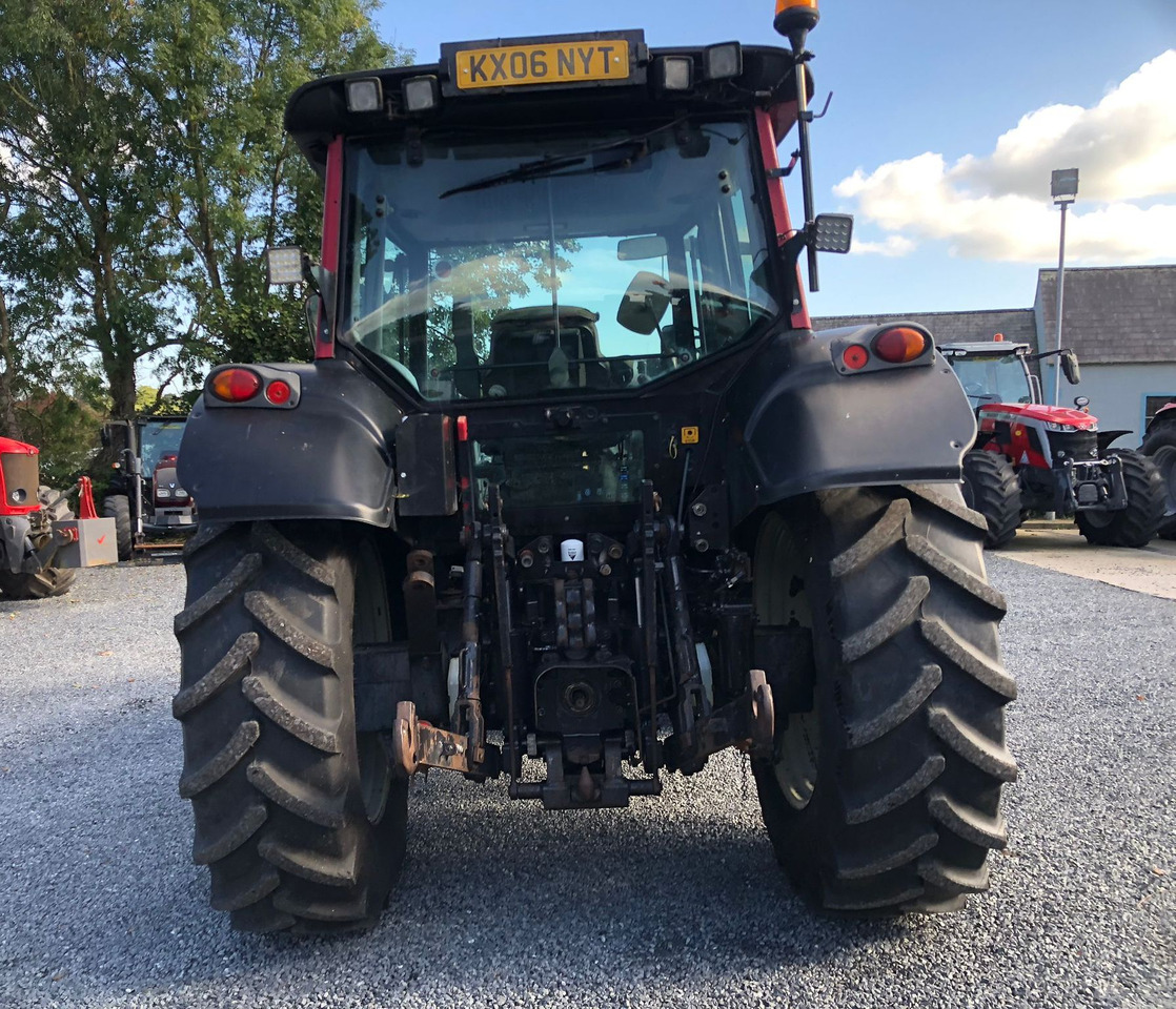 2006 Valtra N121 c/w front loader, 9700 Hrs - Traktor: slika 2 2006 Valtra N121 c/w front loader, 9700 Hrs - Traktor: slika 2