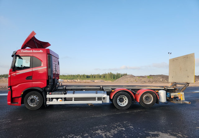Iveco S-Way 6x2 LNG - Tovornjak-šasija: slika 2 Iveco S-Way 6x2 LNG - Tovornjak-šasija: slika 2