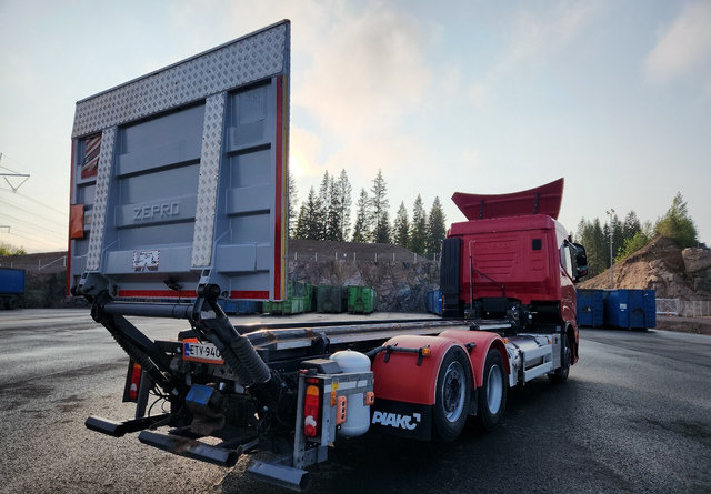 Iveco S-Way 6x2 LNG / LBG - Tovornjak-šasija: slika 4 Iveco S-Way 6x2 LNG / LBG - Tovornjak-šasija: slika 4