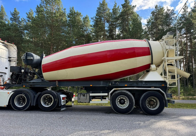 Liebherr12m3 Perävaunu - Polprikolica mešalec betona: slika 1 Liebherr12m3 Perävaunu - Polprikolica mešalec betona: slika 1