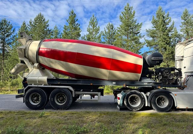 Liebherr12m3 Perävaunu - Polprikolica mešalec betona: slika 5 Liebherr12m3 Perävaunu - Polprikolica mešalec betona: slika 5