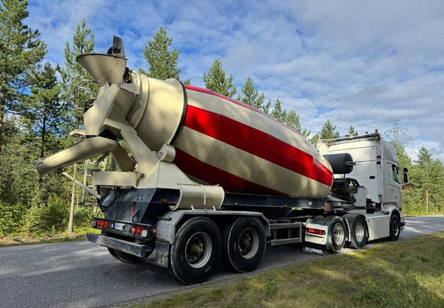 Liebherr12m3 Perävaunu - Polprikolica mešalec betona: slika 4 Liebherr12m3 Perävaunu - Polprikolica mešalec betona: slika 4