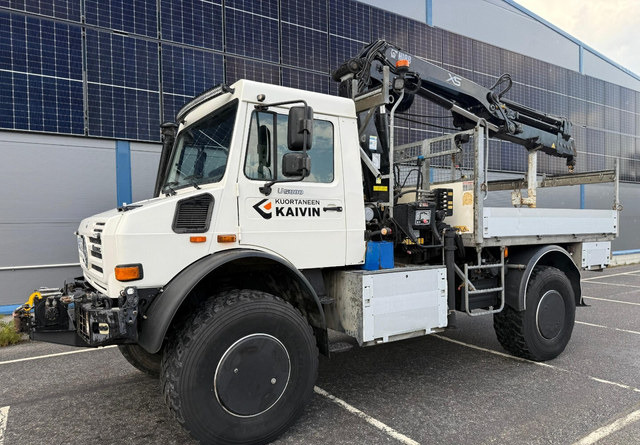 Mercedes-BenzUnimog U5000 + Hiab 099 E-4 - Tovornjak s kesonom, Tovornjak z dvigalom: slika 1 Mercedes-BenzUnimog U5000 + Hiab 099 E-4 - Tovornjak s kesonom, Tovornjak z dvigalom: slika 1