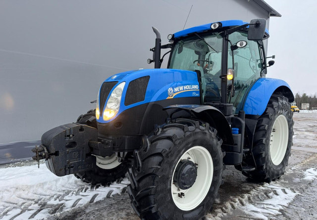 New HollandT7.200 - Traktor: slika 1 New HollandT7.200 - Traktor: slika 1