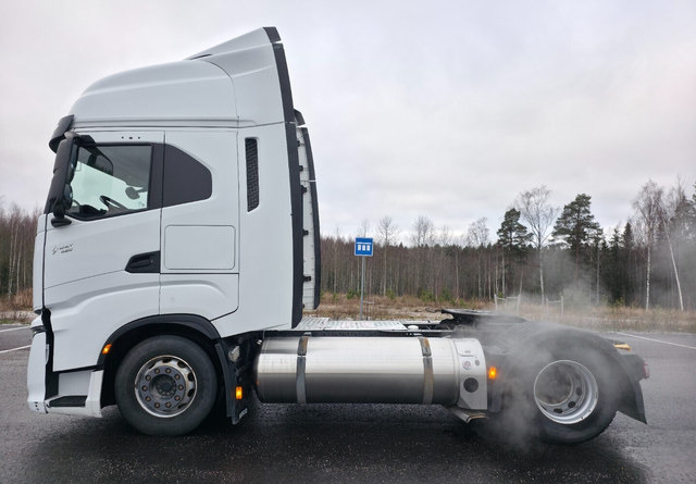 IvecoS-Way 460 4x2 LNG / LBG - Vlačilec: slika 2 IvecoS-Way 460 4x2 LNG / LBG - Vlačilec: slika 2