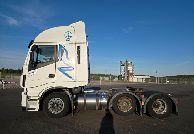 IvecoStralis 460 6x2 LNG/LBG - Vlačilec: slika 2 IvecoStralis 460 6x2 LNG/LBG - Vlačilec: slika 2