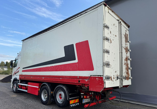 VolvoFH13 500 6x2 Ketjupurku + Rahtikaappi - Tovornjak zabojnik: slika 3 VolvoFH13 500 6x2 Ketjupurku + Rahtikaappi - Tovornjak zabojnik: slika 3