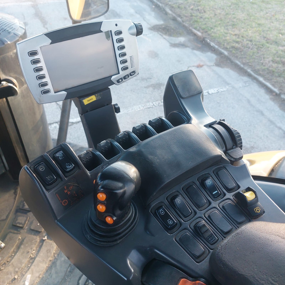 CHALLENGER MT 765E - Traktor: slika 1 CHALLENGER MT 765E - Traktor: slika 1