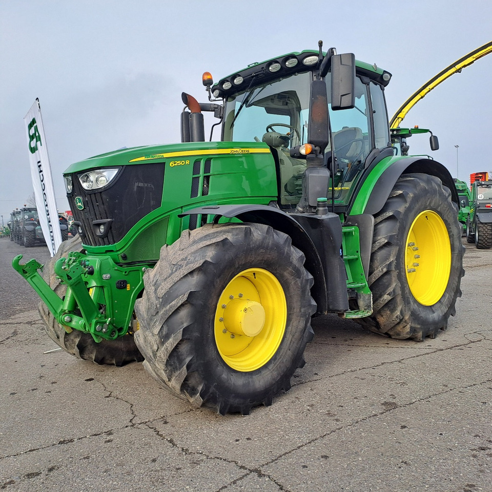 JOHN DEERE 6250R PREMIUM EDITION - Traktor: slika 1 JOHN DEERE 6250R PREMIUM EDITION - Traktor: slika 1