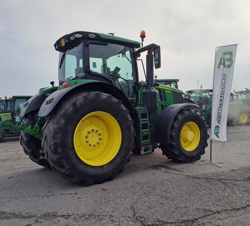 JOHN DEERE 6250R PREMIUM EDITION - Traktor: slika 3 JOHN DEERE 6250R PREMIUM EDITION - Traktor: slika 3